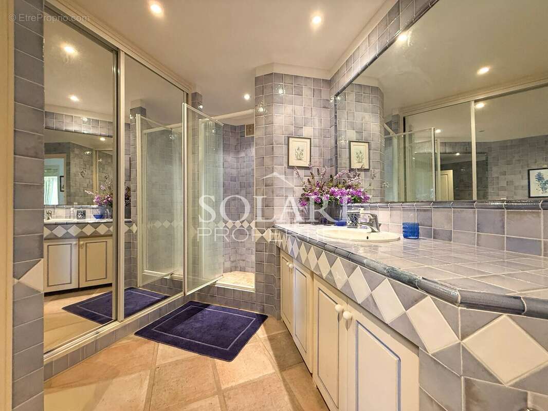 Maison à THEOULE-SUR-MER