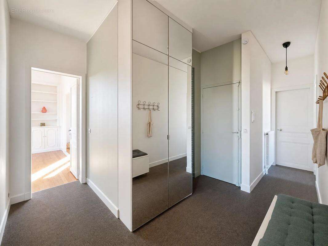 Charmant F4 type Haussmannien sans travaux ! - photo 4
