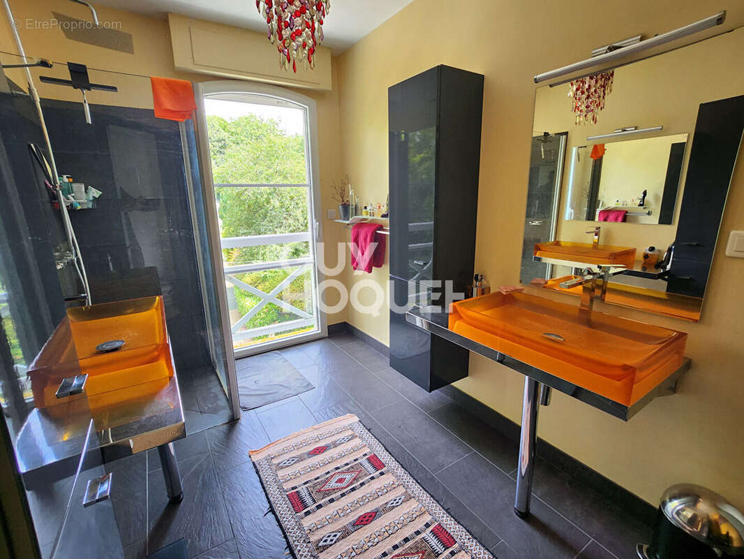 Maison à PLOUER-SUR-RANCE