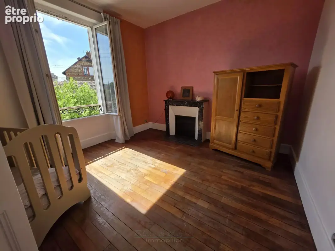 Maison de caractère de 172 m² — Gare et commerces à pied - photo 11