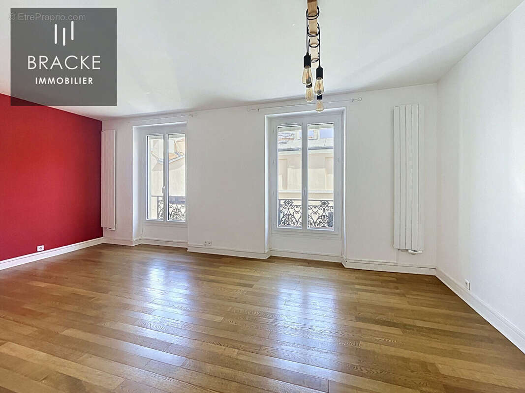 Appartement à COURBEVOIE