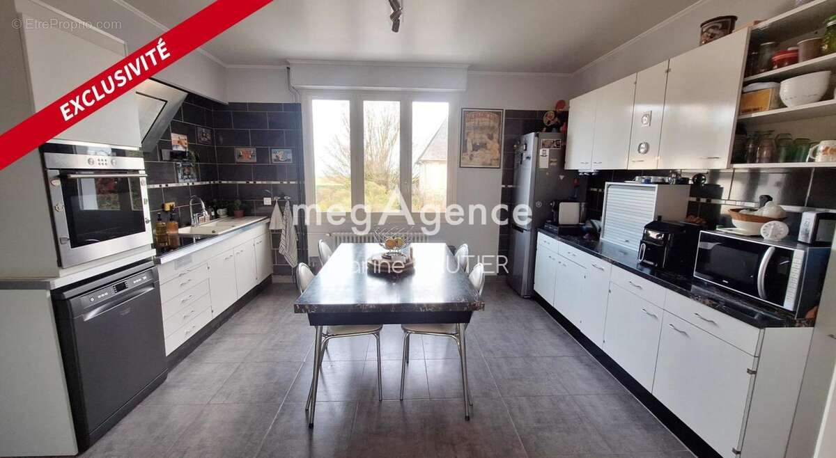 Maison à LE VIVIER-SUR-MER