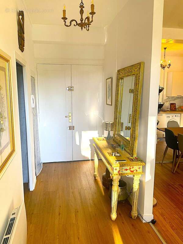 Appartement à NEUVILLE-SUR-SAONE