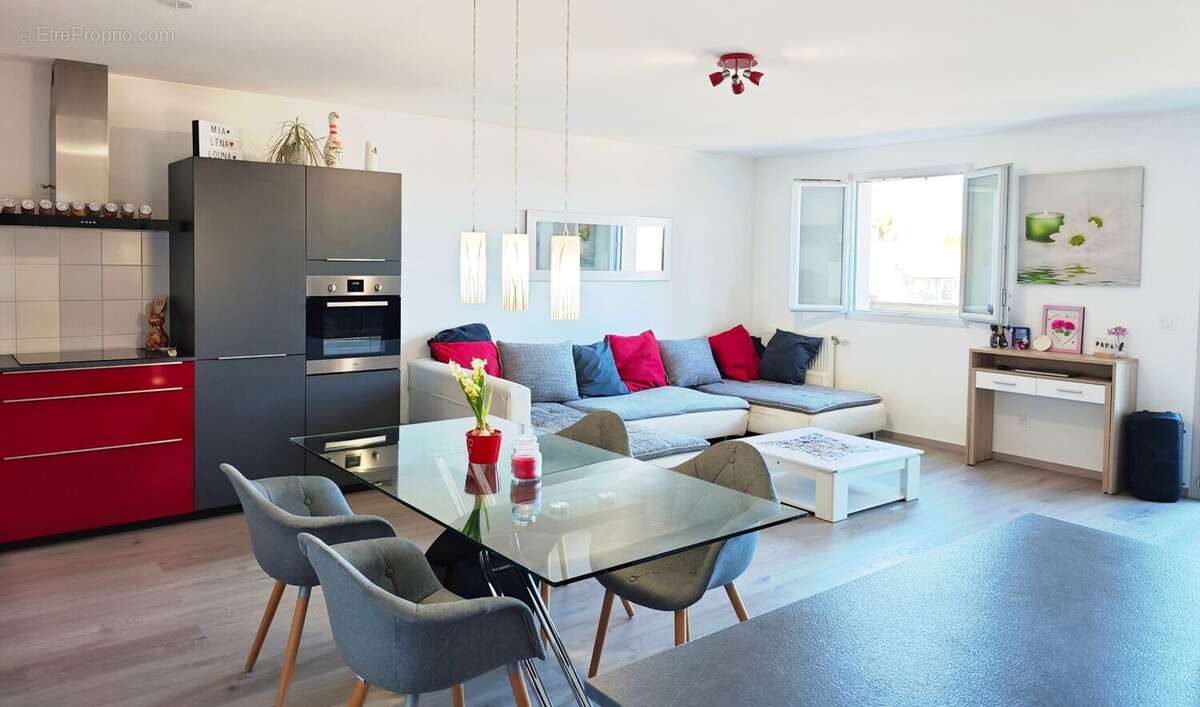 Appartement 89 m² à Chevry  - photo 6