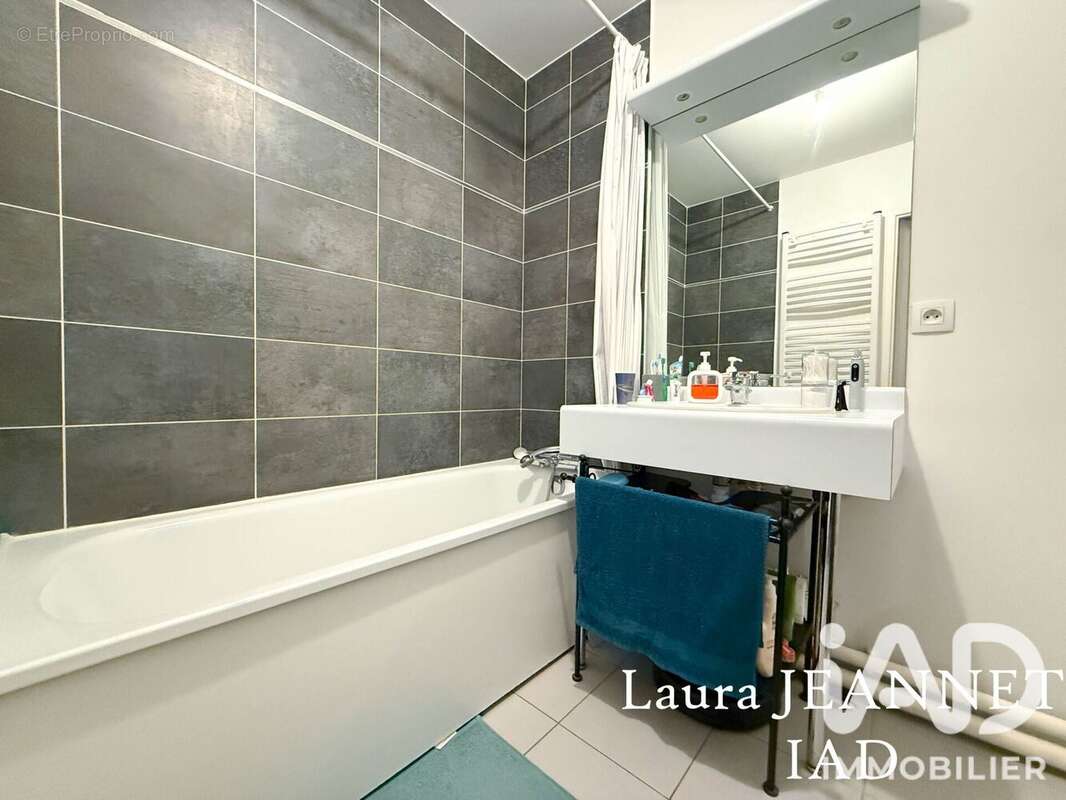 Appartement 81 m² à Cergy  - photo 9