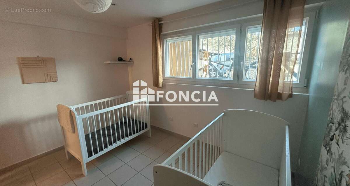 Grand T4/T5 coeur BONNEFOY - double destination habitation / professionnel - photo 4