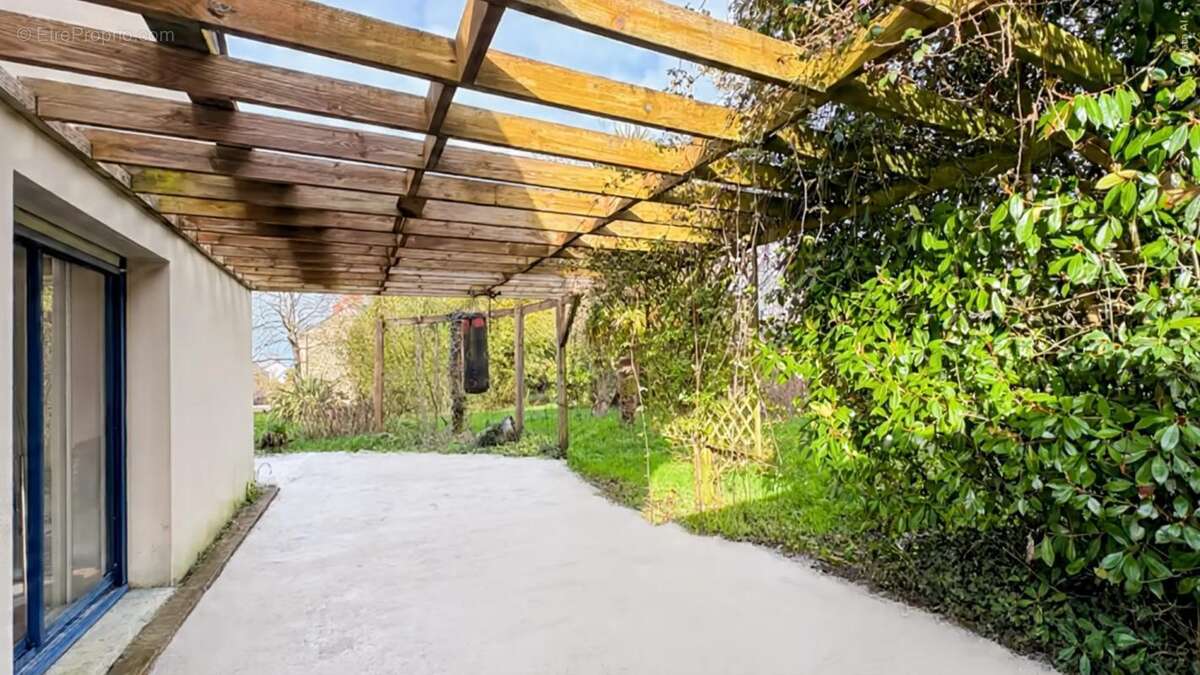 Maison à LA CHAPELLE-LAUNAY