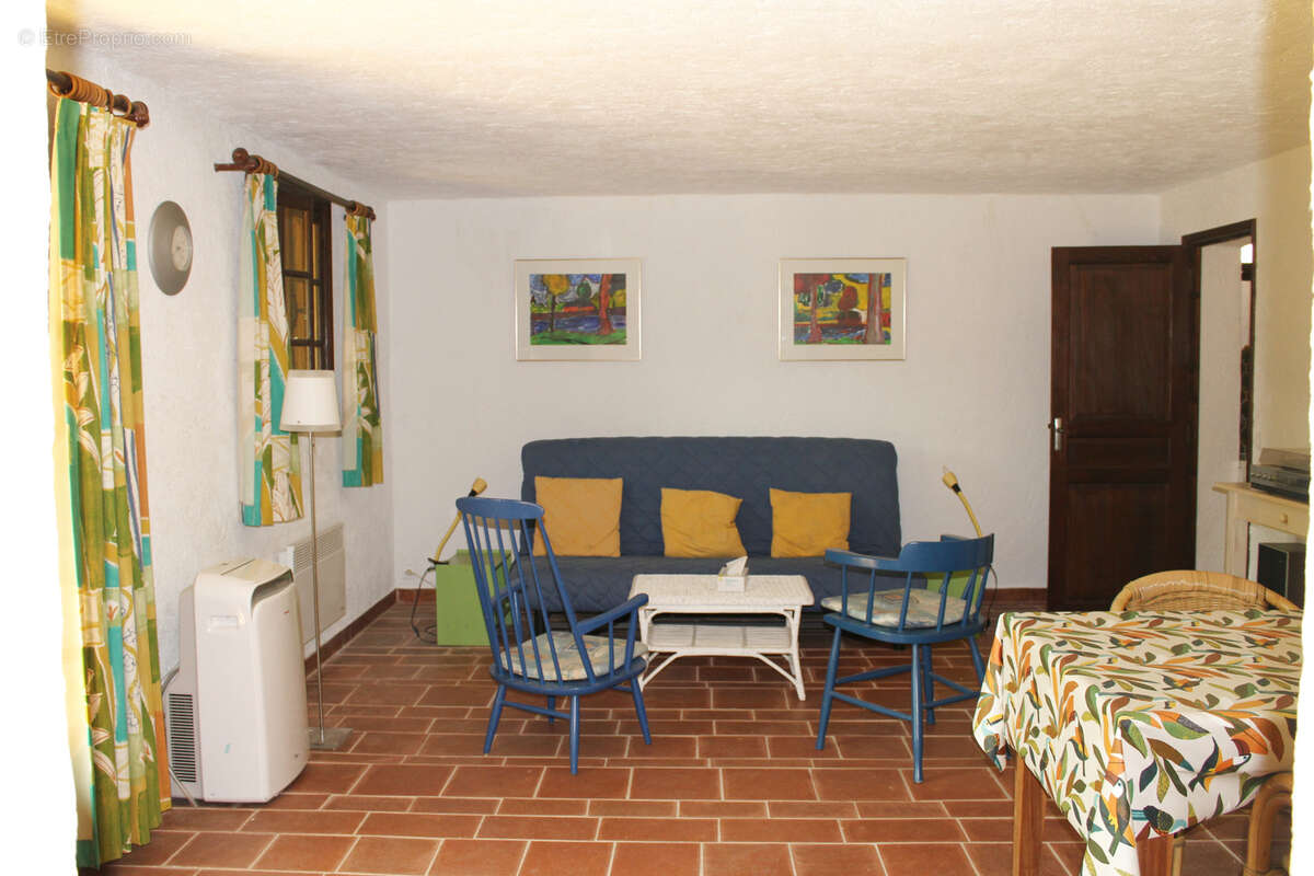 Maison à BORMES-LES-MIMOSAS