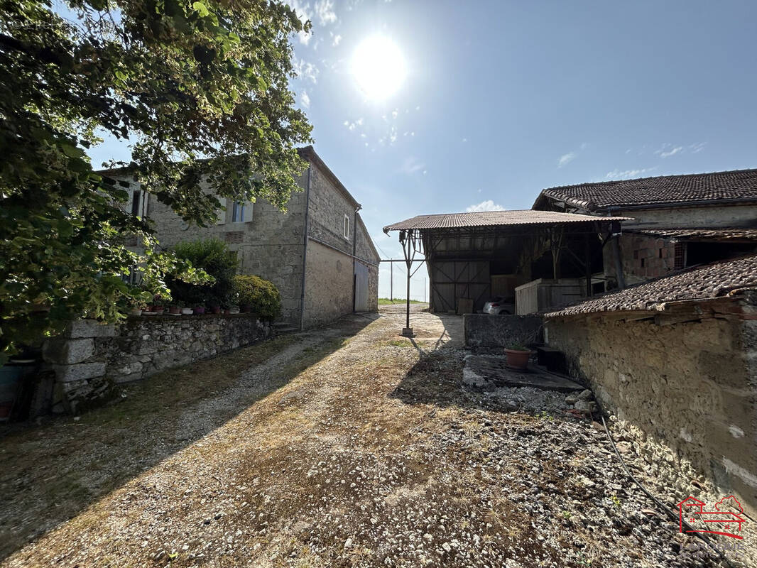 Maison à SAINT-CAPRAIS-DE-LERM