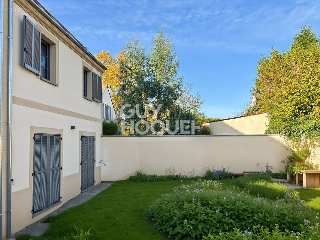 Maison à FONTENAY-TRESIGNY