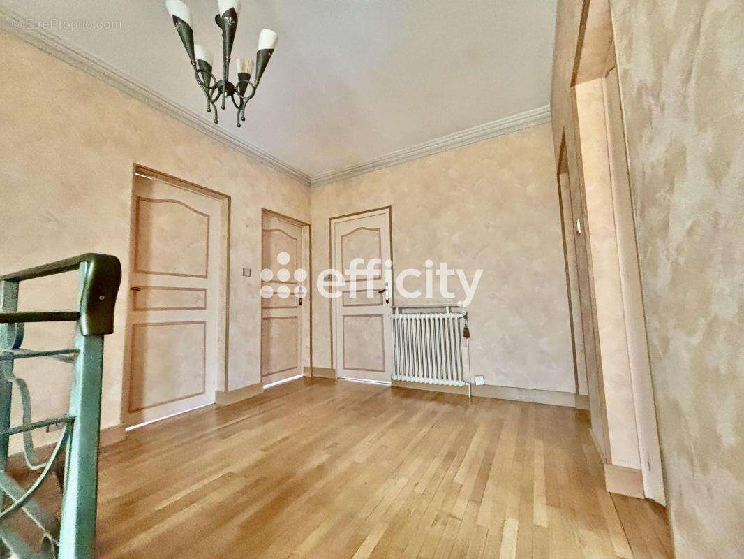 Maison à SAINT-DOULCHARD