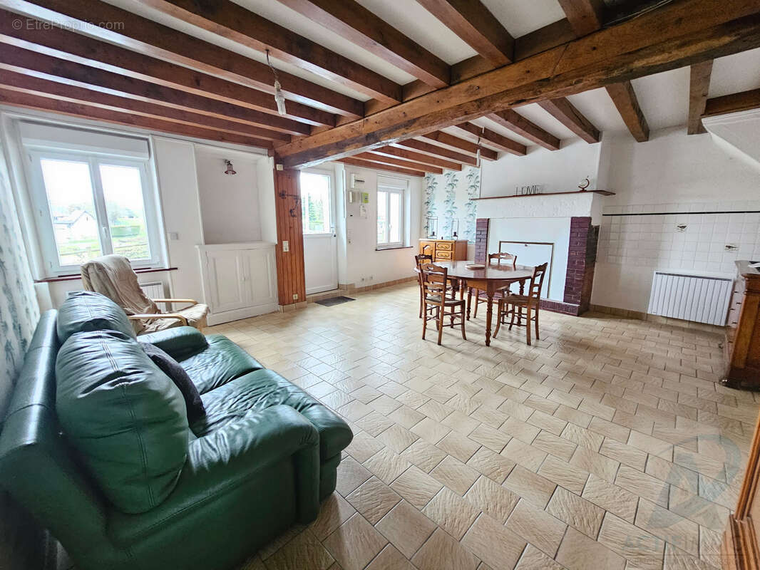 Maison à SAINT-CLAIR-DE-HALOUZE