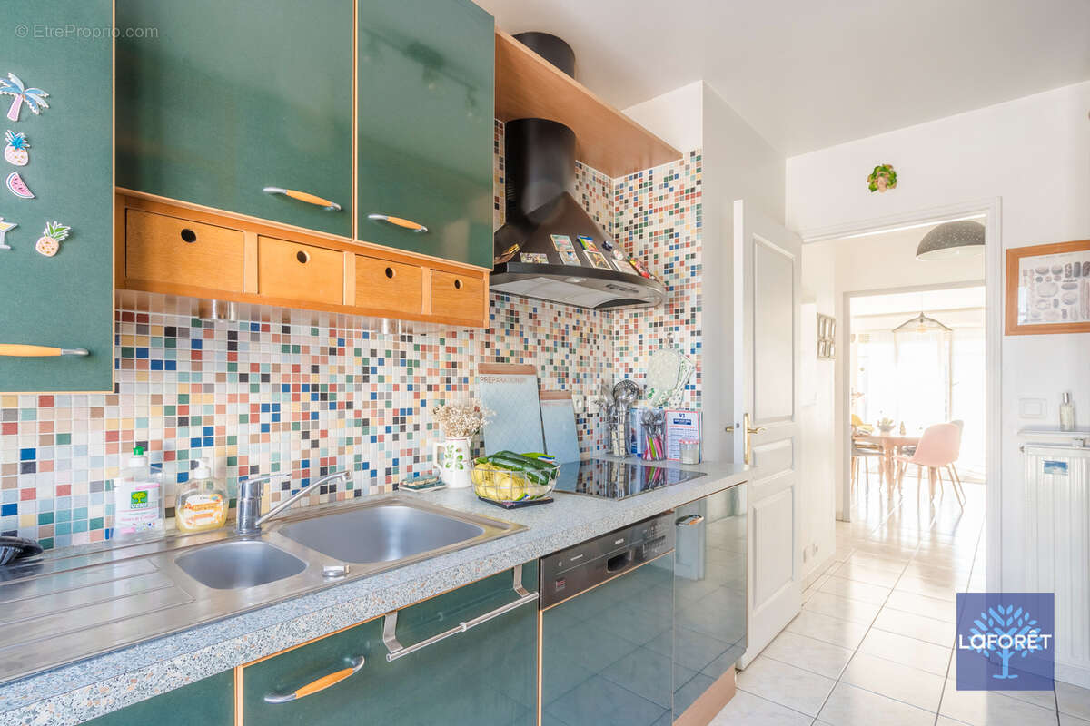 Appartement à LES PAVILLONS-SOUS-BOIS