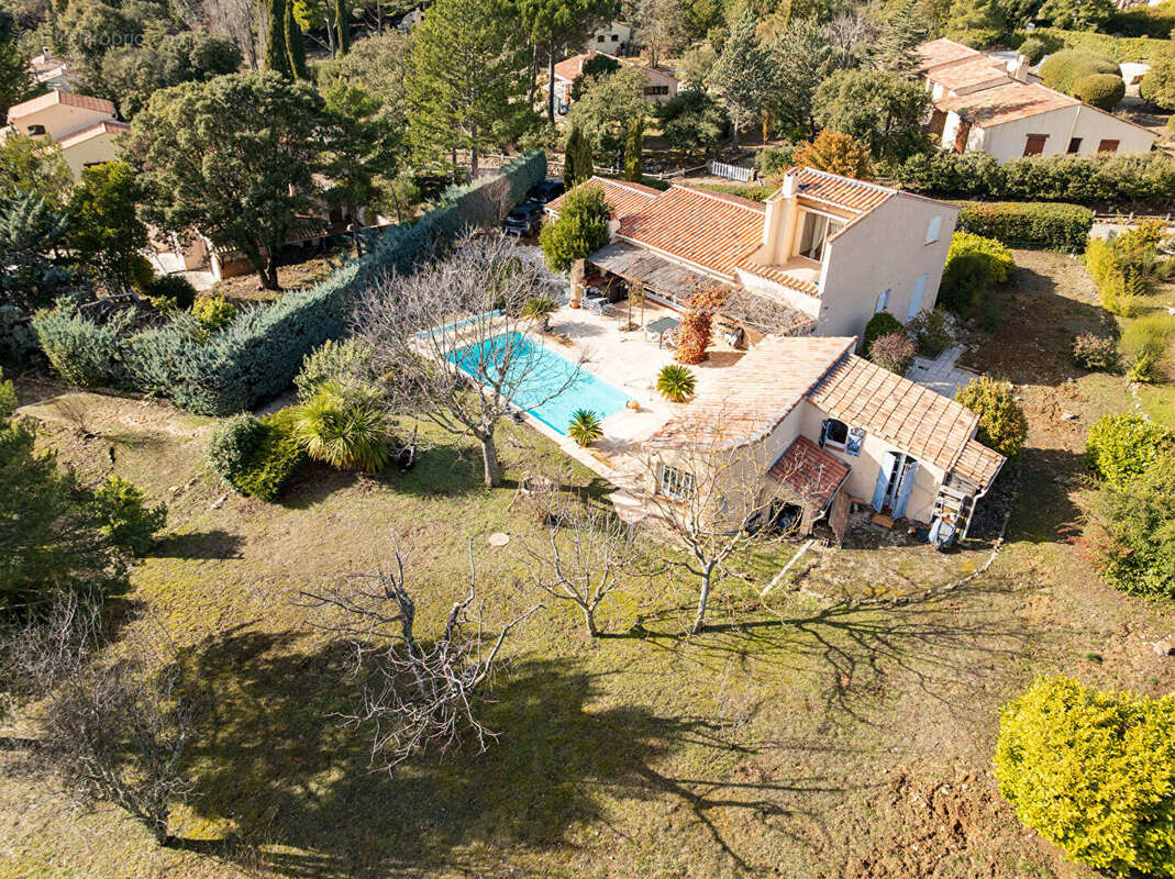 À VENDRE EN EXLUSIVITE!! Propriété  à TOURTOUR de 130m² + dépendance de 20m² + agrandissement possible + piscine le tout sur un  - photo 24