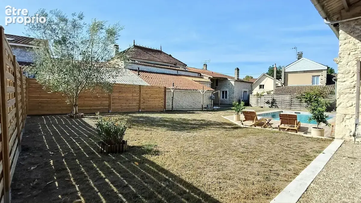 Saint-Giron-d'Aiguevive   Propriété en pierre 215 m2   5 chambres   Piscine   Maison louée - photo 7