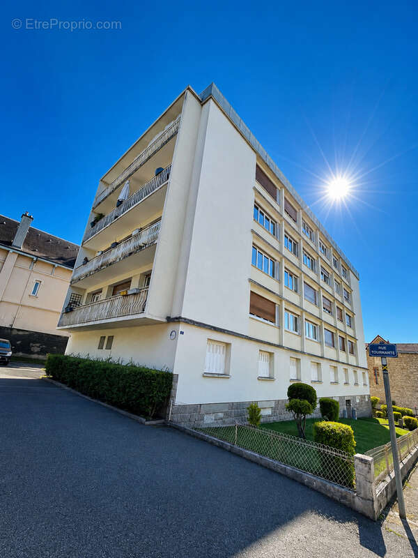 Appartement T6 de 128 m2 avec balcon, parking et pièce indépendante   Firminy - photo 2