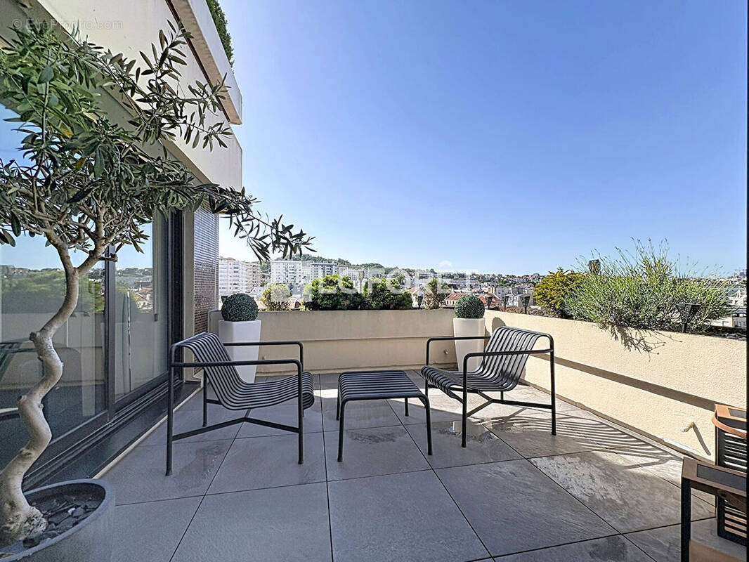 Appartement à SURESNES