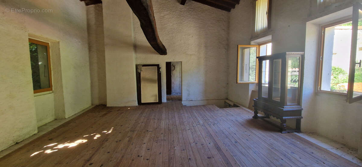 A finestret, maison de village sud 2 faces avec cour dans un cadre nature - photo 7