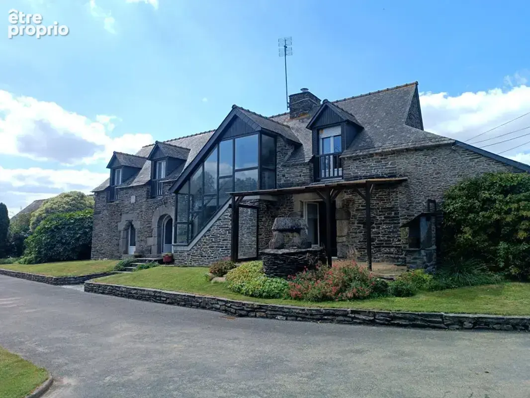 Ancienne ferme en pierre, son étang et 3 386 m² · Saint-Igeaux - photo 3