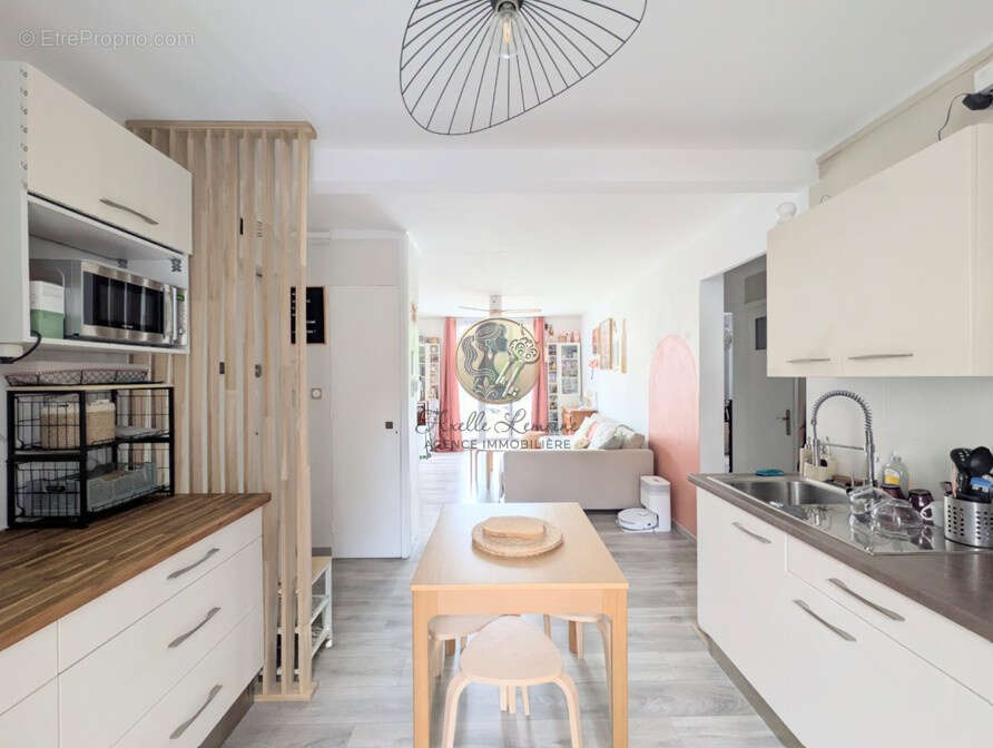 Appartement à CHARBONNIERES-LES-BAINS