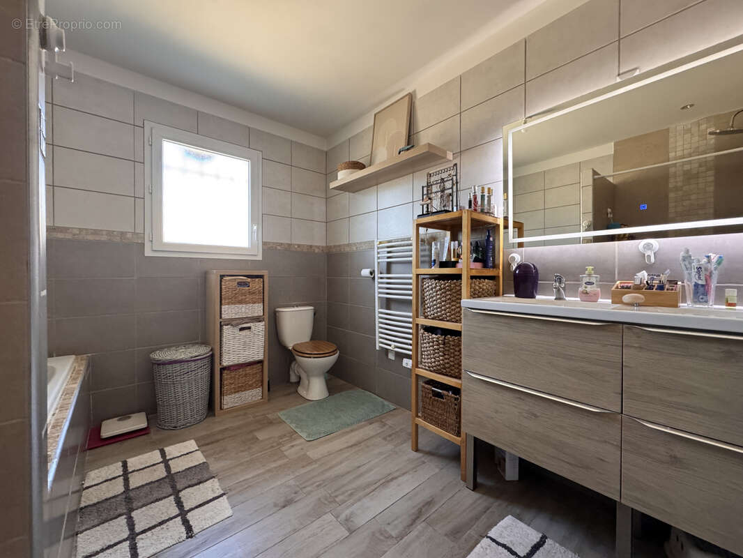 Maison à LA ROCHE-DE-GLUN