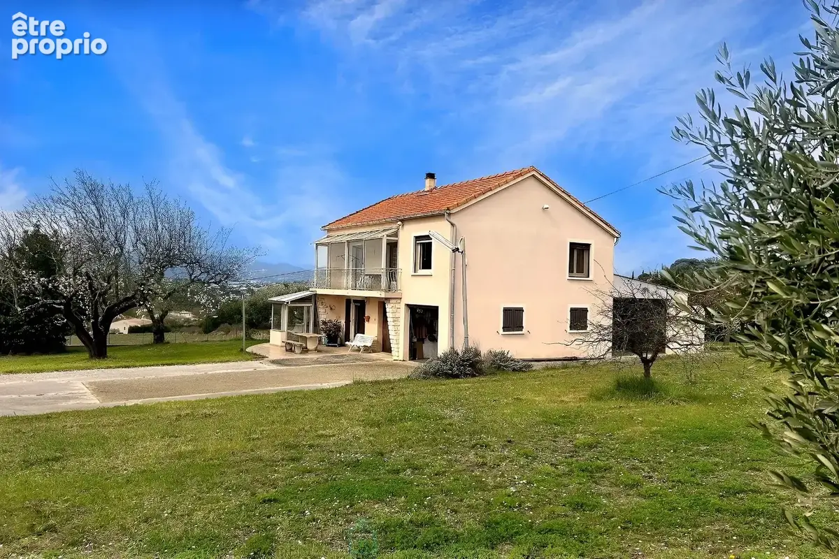Maison individuelle de 110 m² habitables sur un magnifique terrain de plus de 3 000 m² - photo 5