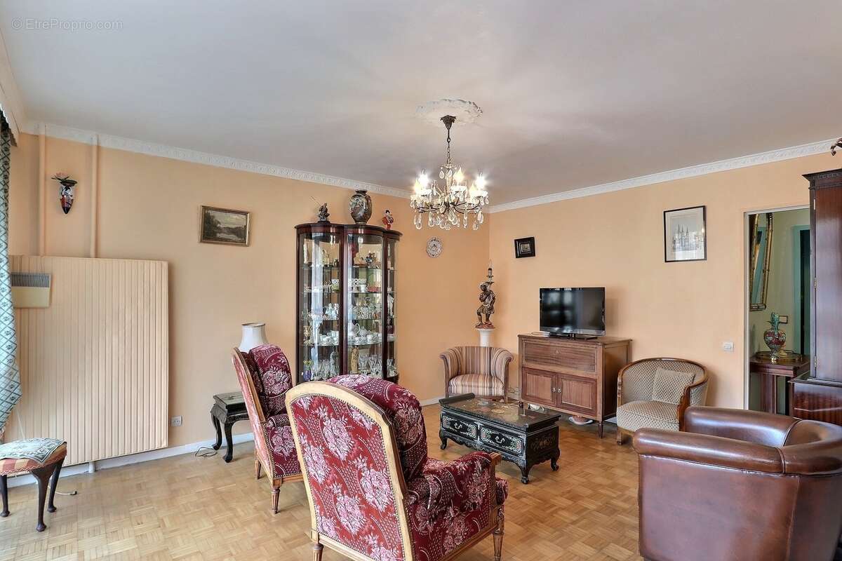 Appartement à MARSEILLE-7E