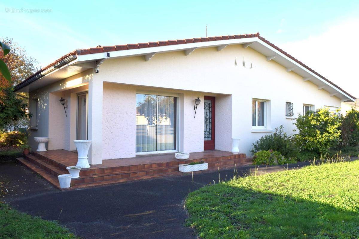 Maison à MARTIGNAS-SUR-JALLE