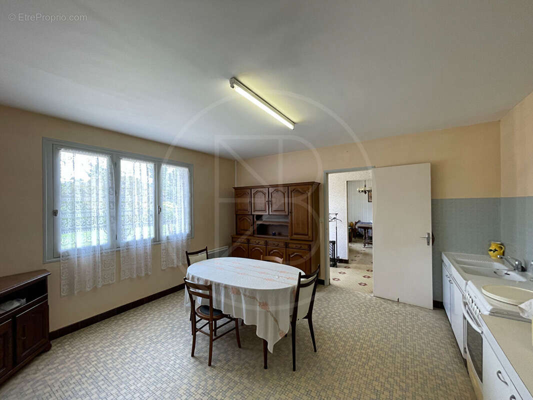 Maison à MASSUGAS