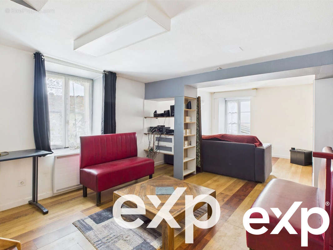 Maison à COULMIER-LE-SEC