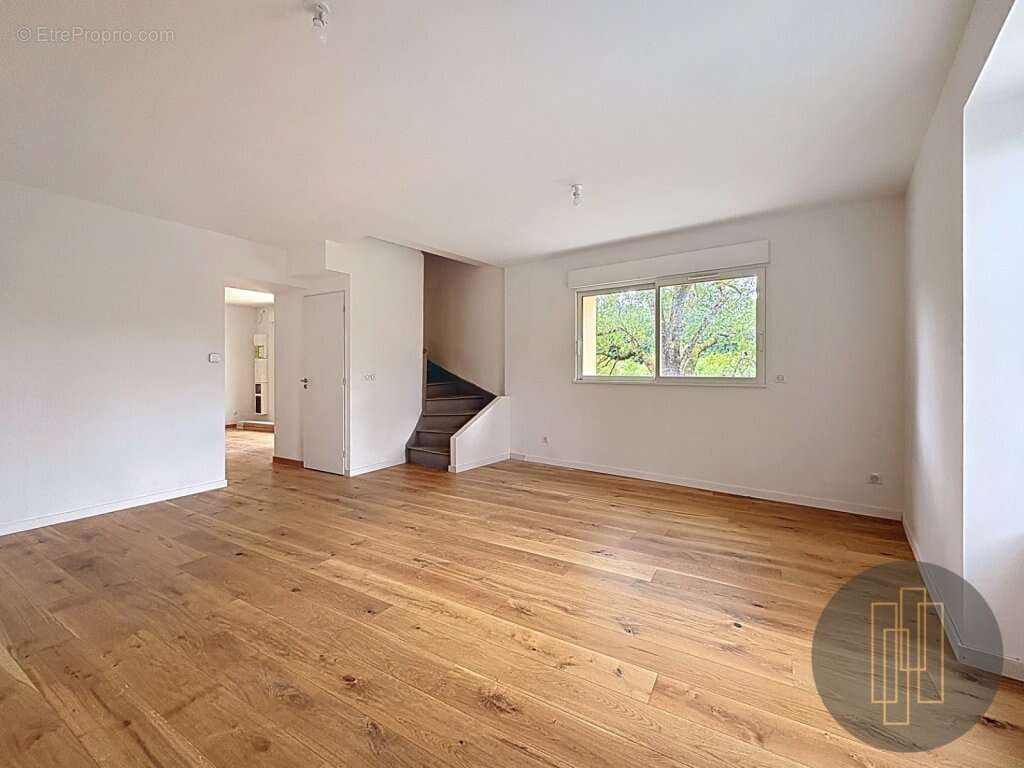 Maison à SOURCIEUX-LES-MINES