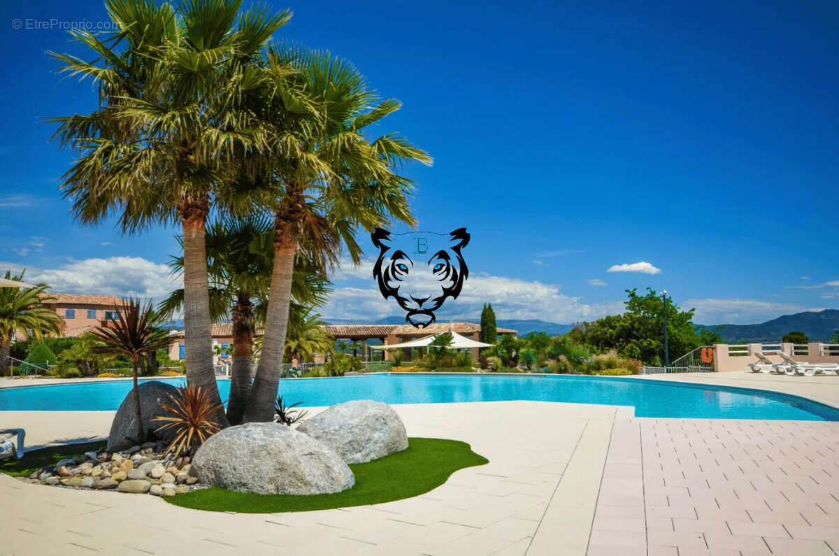 Maison à ROQUEBRUNE-SUR-ARGENS