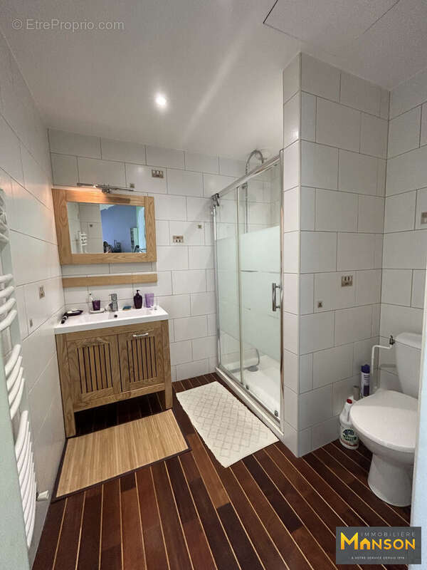 salle d&#039;eau - Maison à PONT-SAINT-VINCENT