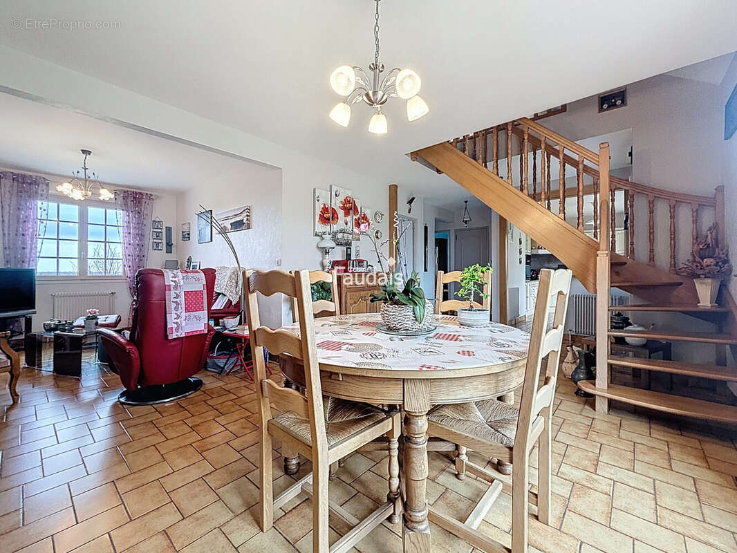 Maison 95 m² à Canisy  - photo 4