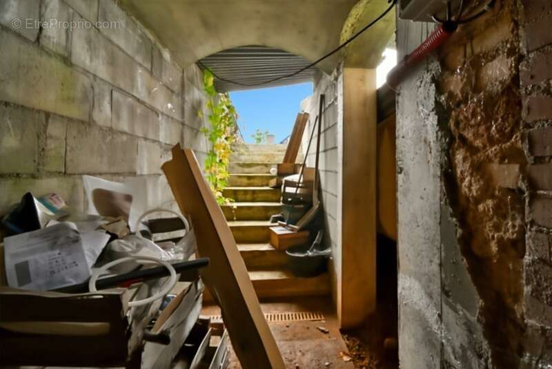 Maison à VALLON-EN-SULLY