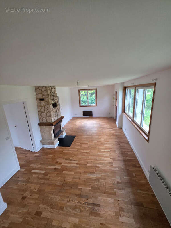 Maison 83 m² à Crevecoeur-Le-Grand  - photo 3