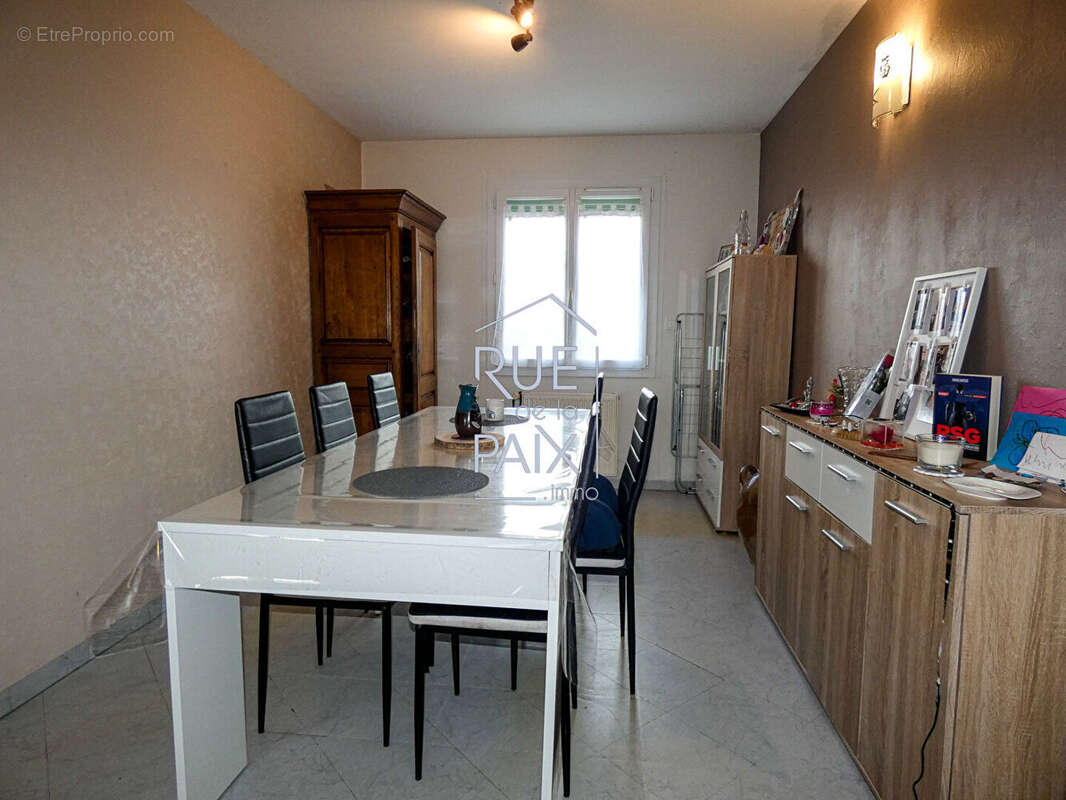 Maison sur sous-sol à Pleumartin Fonctionnelle et lumineuse ! - photo 4