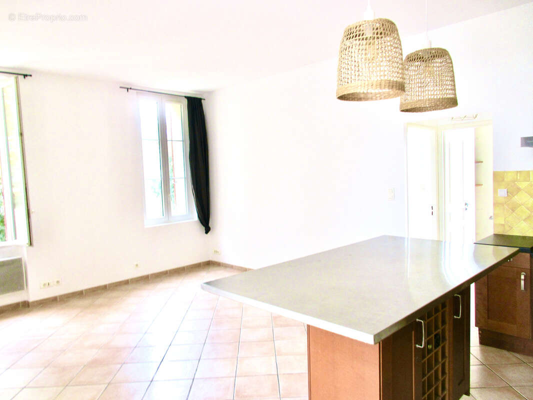 Appartement à MARSEILLE-11E