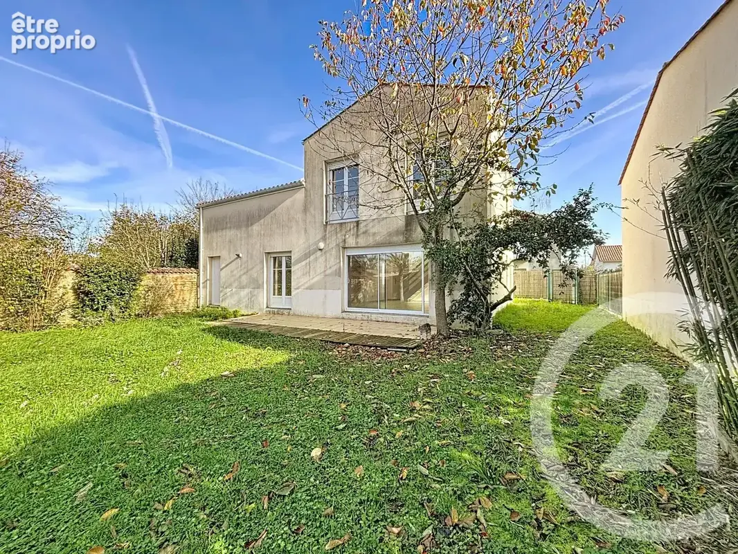 Maison 5 pièces 109 m² à vendre à Gond-Pontouvre (16160) - photo 2
