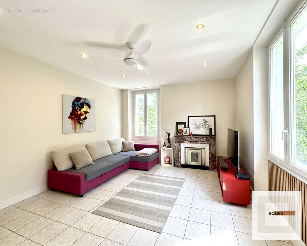 Appartement à SASSENAGE