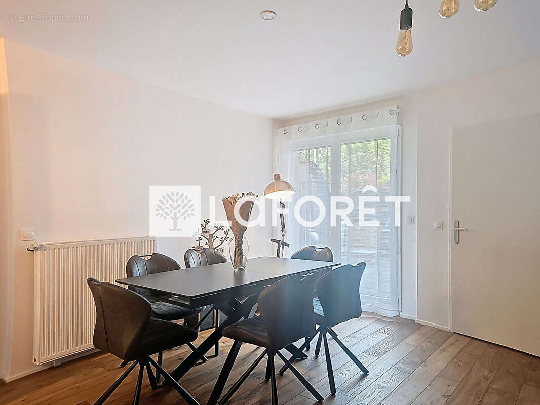 Appartement à MOISSY-CRAMAYEL