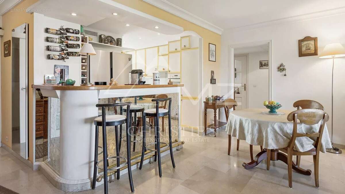 Appartement à LE CANNET