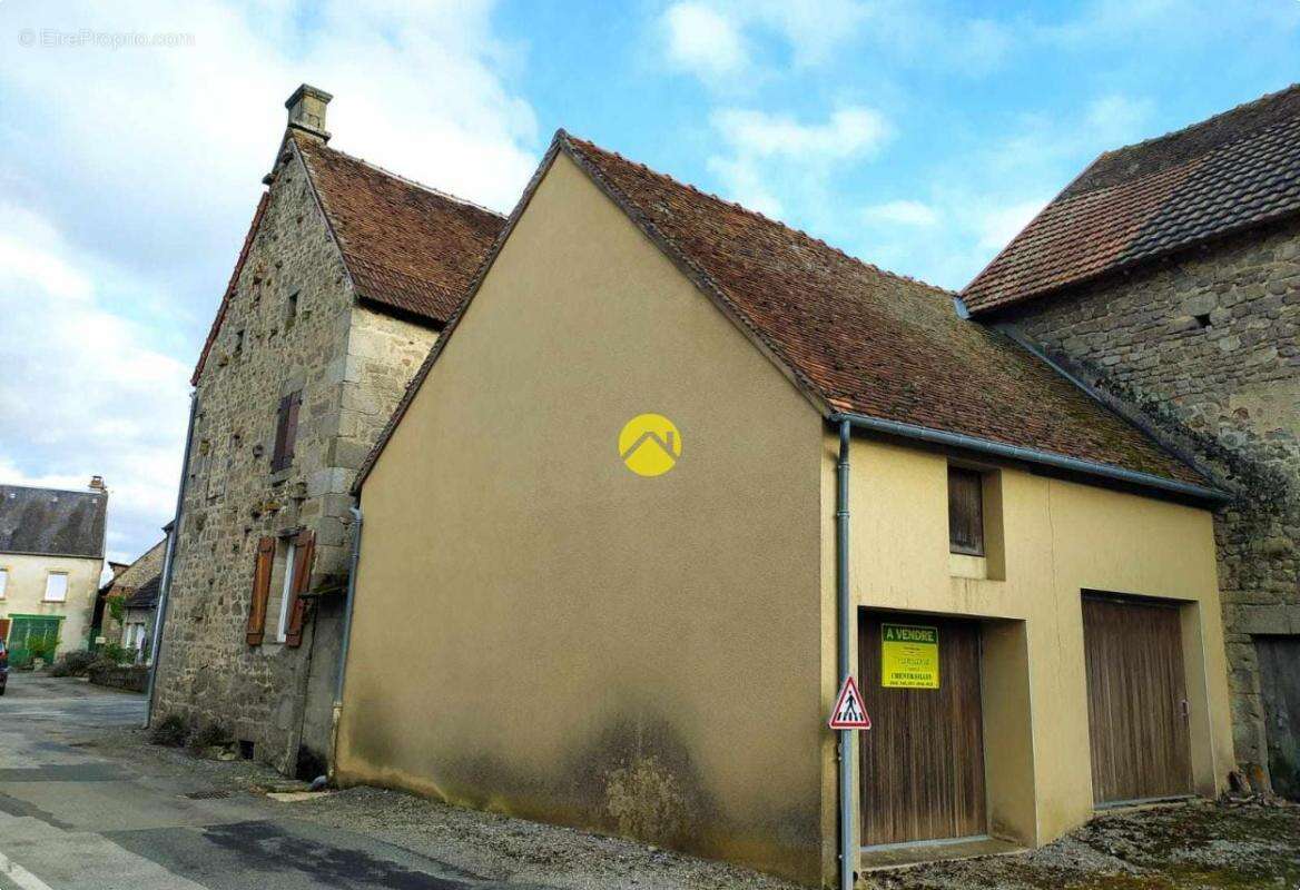 Maison à CHENERAILLES