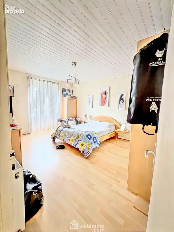 Une chambre de 20 m² offrant de beaux volumes