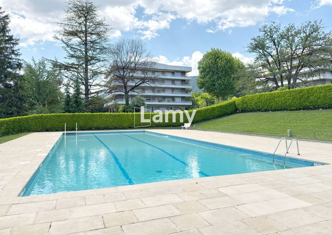 Appartement à MEYLAN