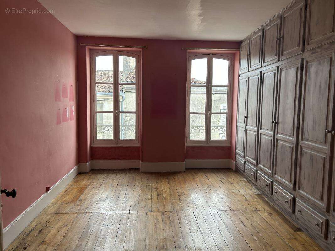 Maison à SAINT-JEAN-D'ANGELY