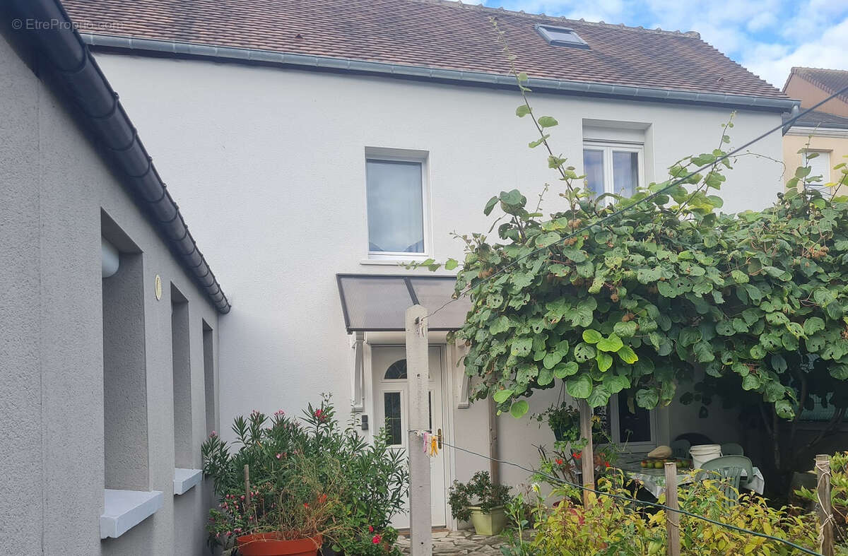 Jolie maison de ville avec jardin et garage a vendre alencon - secteur tres recherché - photo 3