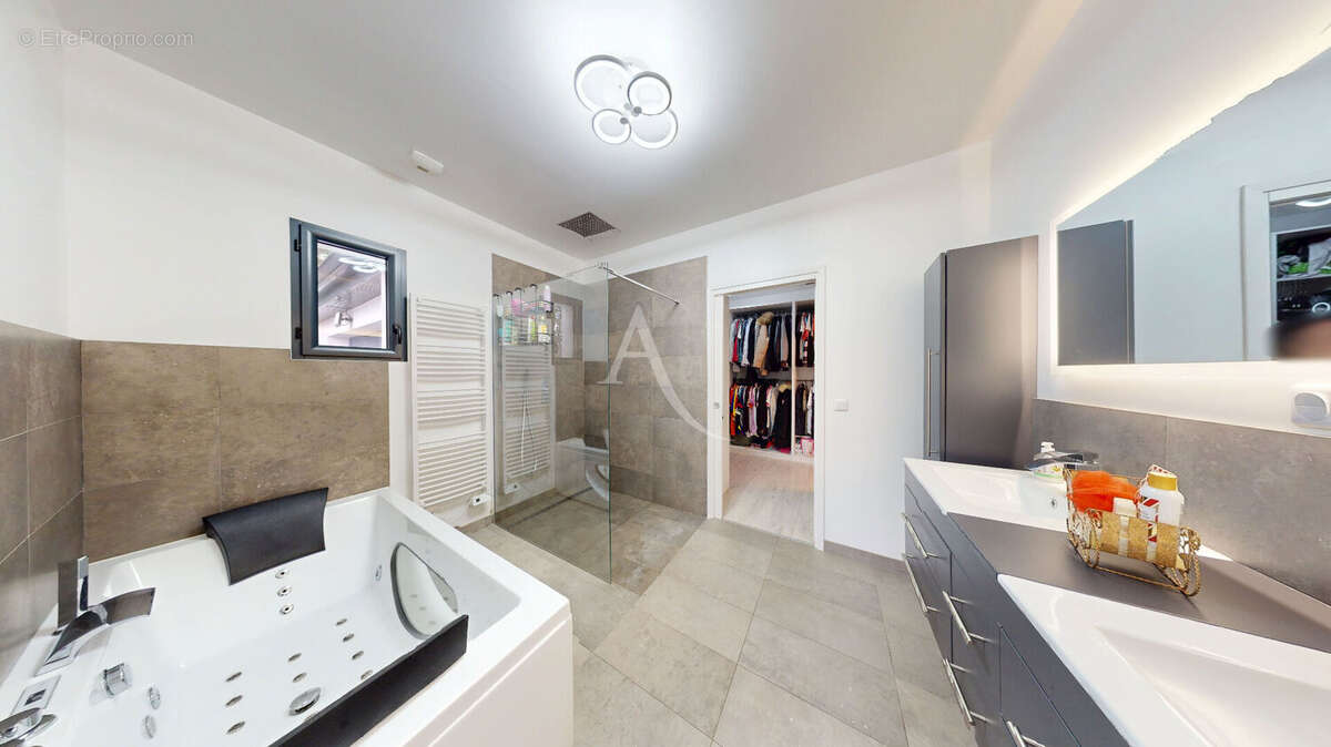 Maison à BRIE-COMTE-ROBERT