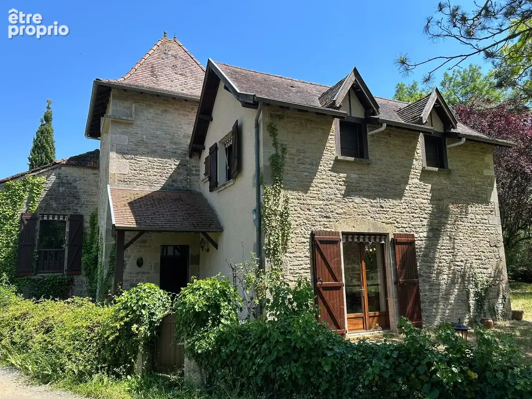 Maison familiale en pierre avec terrain attenant - photo 2