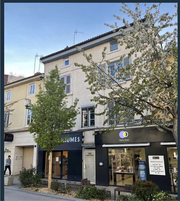 Appartement à OULLINS